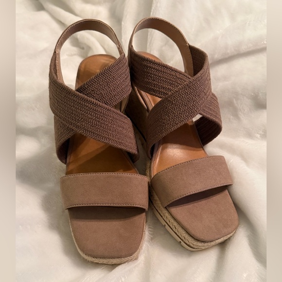 Kelly & Katie Tan Wedge Sandals - Picture 3 of 11